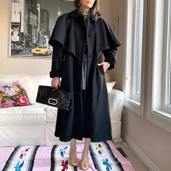 Vintage Wool blend black coat with cape effect - Picture 2 of 15
